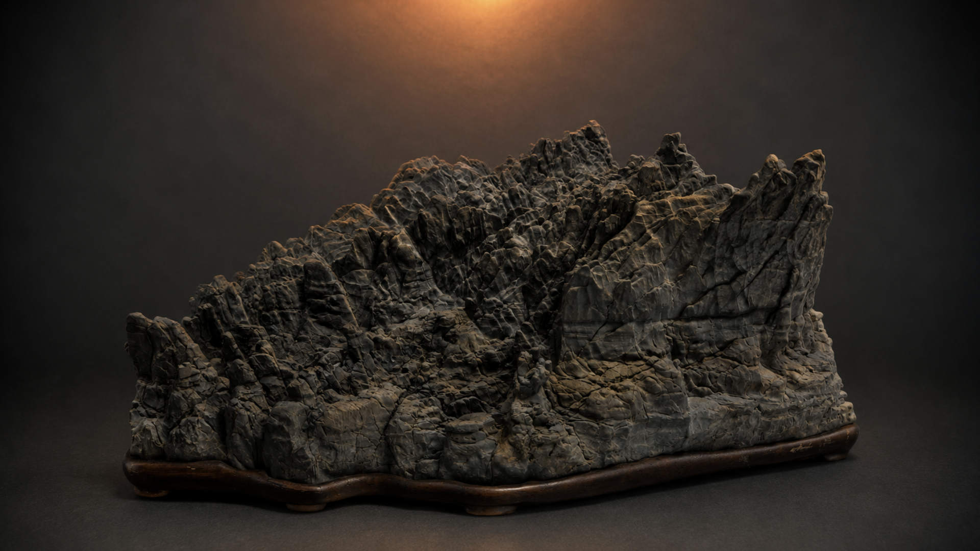 Cresta de dragón — Kinzan-seki (近山石)