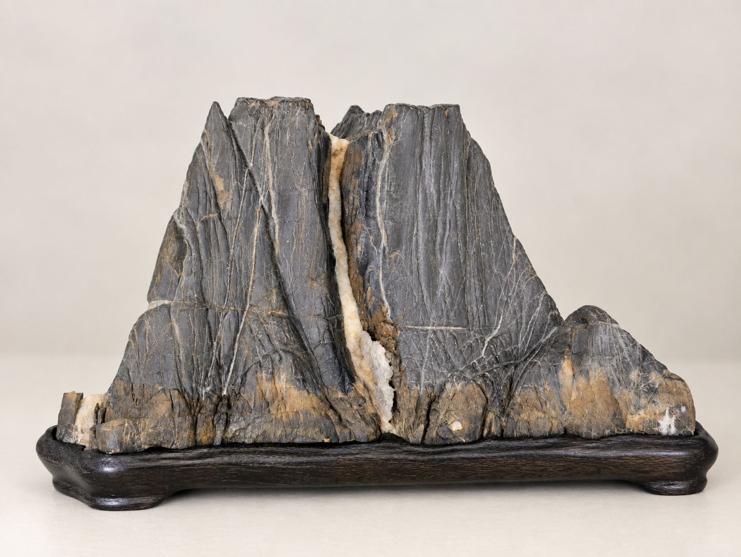 Pieza de la colección de Suiseki de Miguel Ángel Domínguez Naranjo