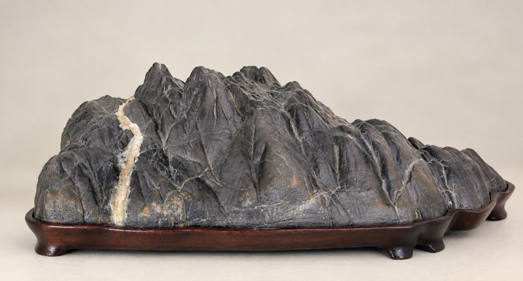Pieza de la colección de Suiseki de Miguel Ángel Domínguez Naranjo